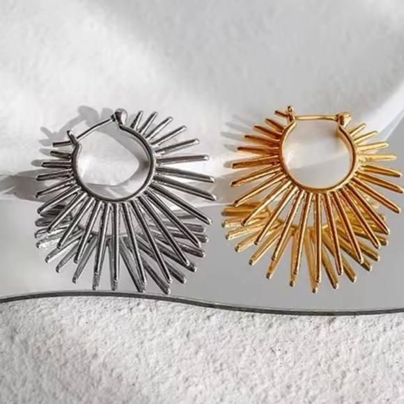 Anthropologie Silver Sunburst Hoop Earrings - Picture 5 of 8
